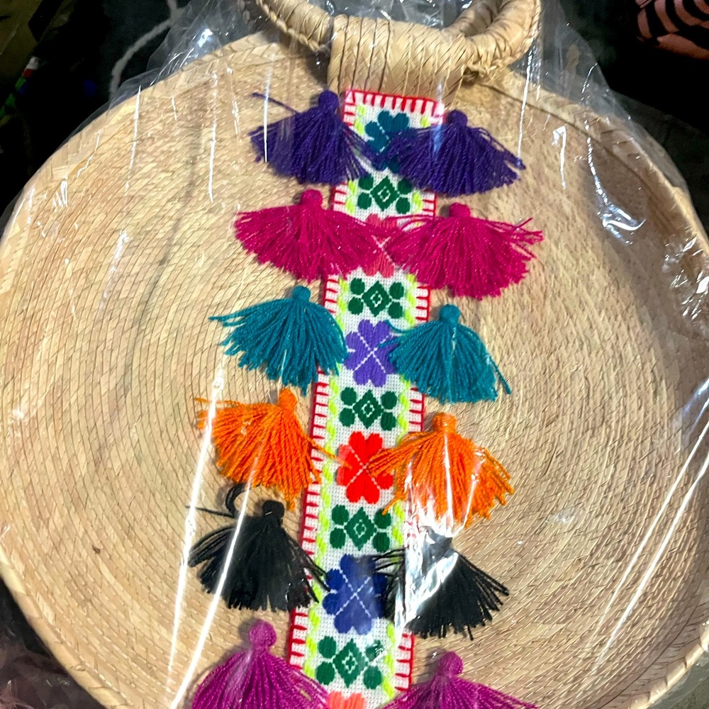 Colorful straw hand bag -NEW